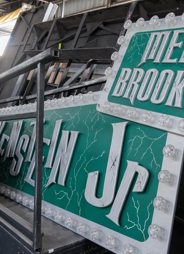 Elément de décors dans les réserves des ateliers de l'opéra-théâtre