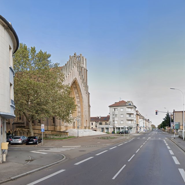 Vue de l'église Sainte Jeanne D'Arc à Montigny-lès-Metz